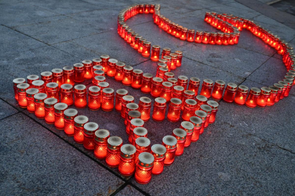 В Выборге зажгли «Ленинградскую свечу памяти»