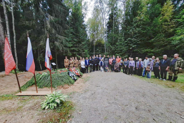 В Выборгском районе помнят и гордятся воинами Красной Армии