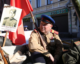Тысячи жителей Выборга встали в Бессмертный полк