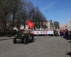 Тысячи жителей Выборга встали в Бессмертный полк
